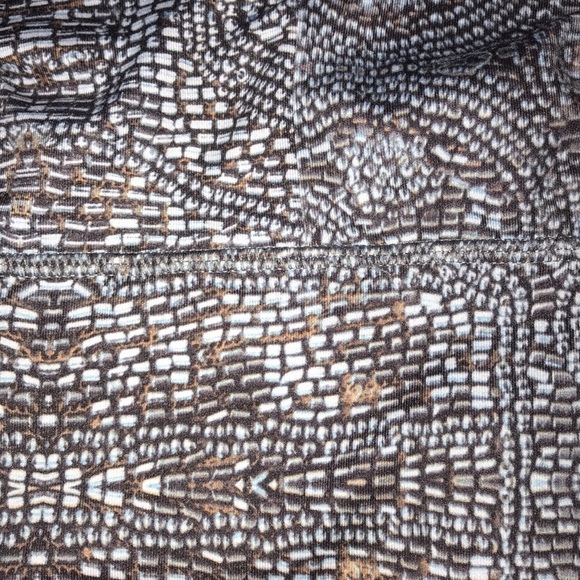 Lulu lemon sports bra - Picture 2 of 4